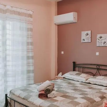 Tony's House Nyaraló Kámpos