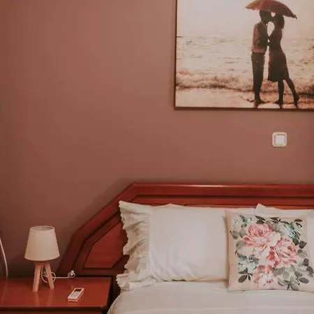 Tony's House Nyaraló Kámpos